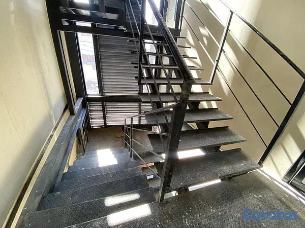 apartamentos - En Alquiler Edificio en Villa Consuelo de tres niveles 8