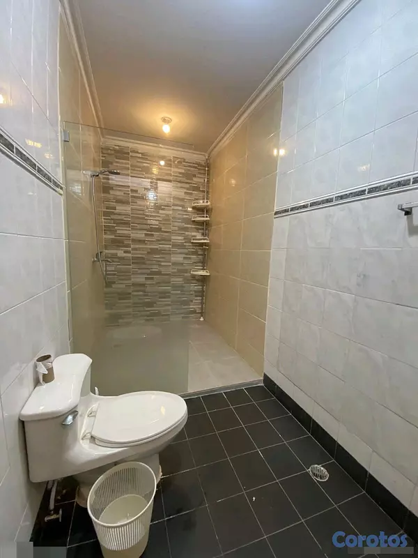 casas - Alquilo Casa amplia en La Castellana  9