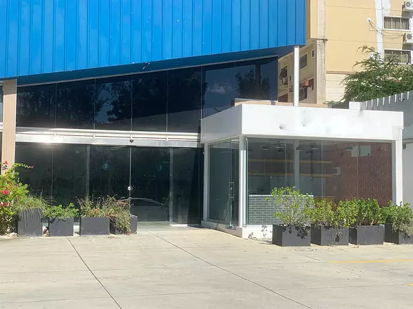 oficinas y locales comerciales - Local céntrico en zona exclusiva bella vista 8