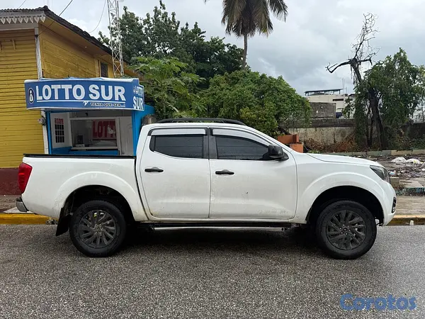 jeepetas y camionetas - Nissan Frontier 2017 4