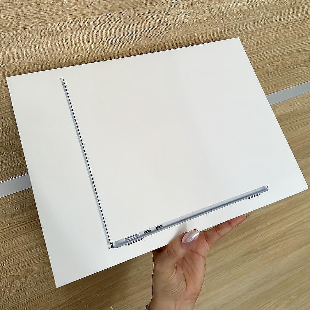 computadoras y laptops - MACBOOK AIR 13.6" M4 512GB 16GB RAM SELLADA OFERTA