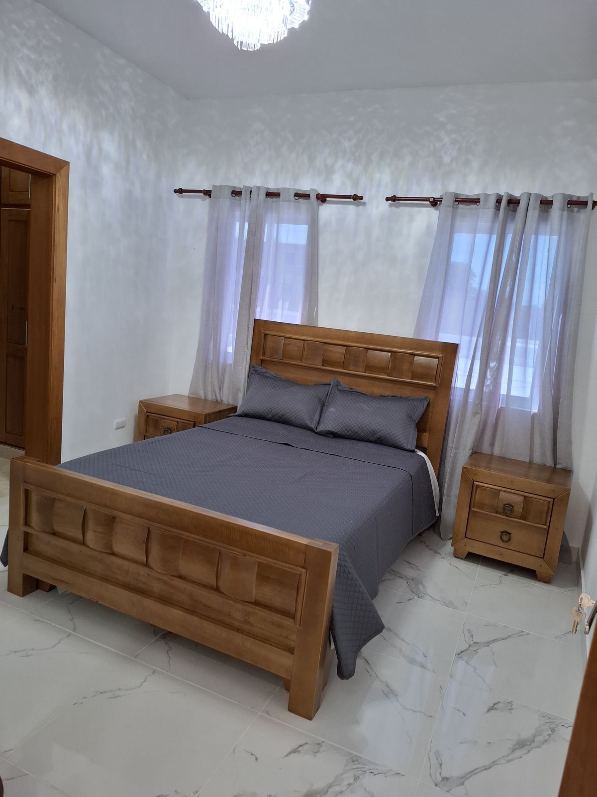 casas vacacionales y villas - Elegante villa de 5 dormitorios a 3 minutos de la playa  a buen precio nueva  7