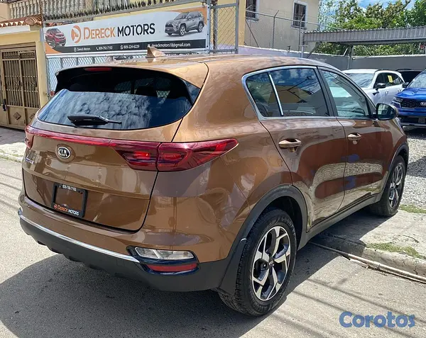 jeepetas y camionetas - Kia Sportage LX 2020 4