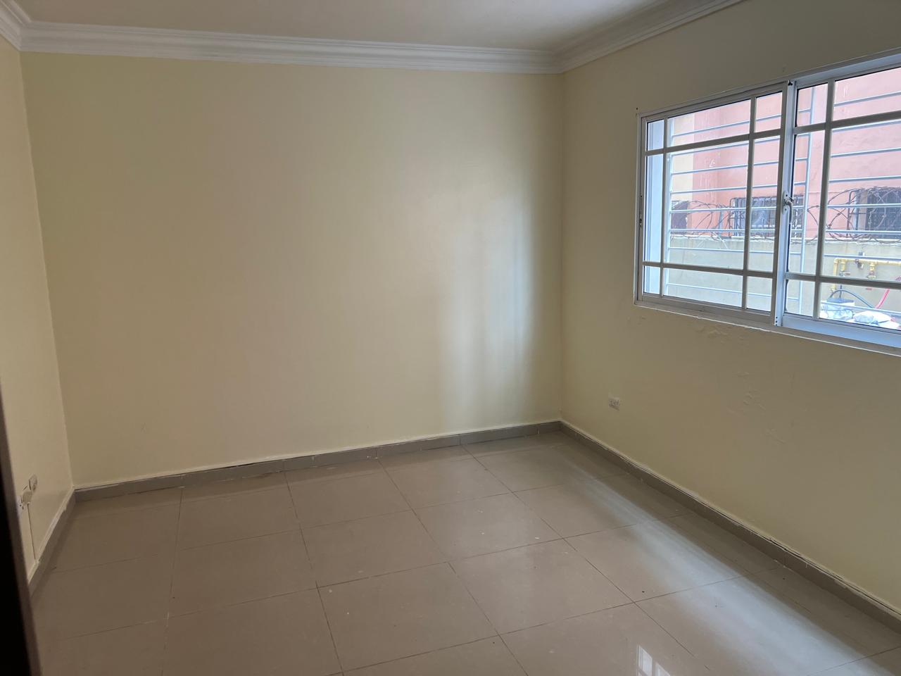 apartamentos - Apto en lo Mejor de  CORALES DEL SUR, 3 HABS., 1ER. NIVEL, 120 Mts.2, Patio, EDI 3
