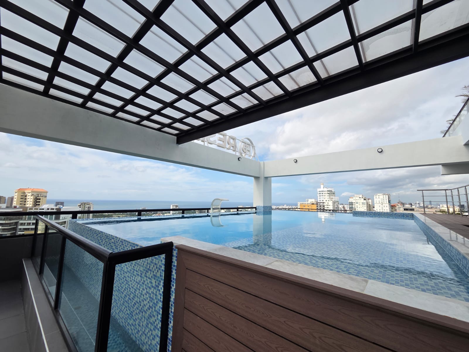 apartamentos - Alquiló la Esperilla piso 14 dos hab 2.5 baños dos 8