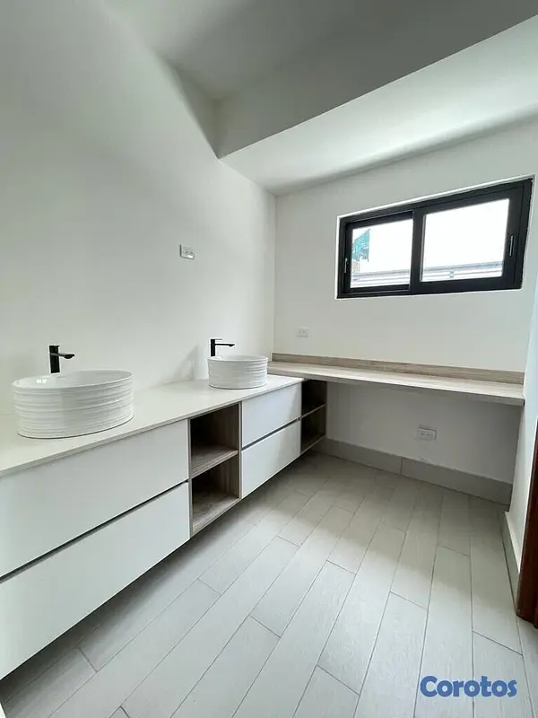 apartamentos - 𝘼𝙥𝙖𝙧𝙩𝙖𝙢𝙚𝙣𝙩𝙤 𝙙𝙚 𝙇𝙪𝙟𝙤 𝙘𝙤𝙣 𝙩𝙚𝙧𝙧𝙖𝙯𝙖 3