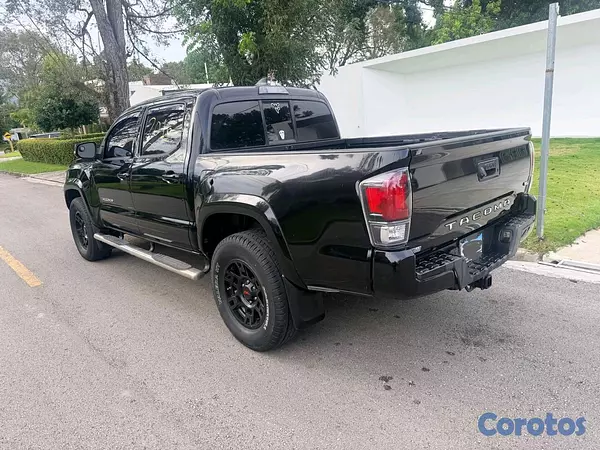jeepetas y camionetas - Toyota tacoma sr5 2016 12