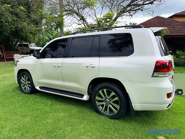 jeepetas y camionetas - Toyota land cruicer vxr 2018 3