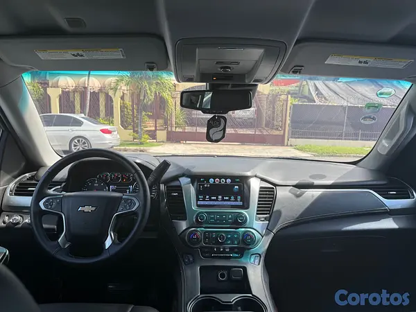 jeepetas y camionetas - Chevrolet Suburban LT 2017 3