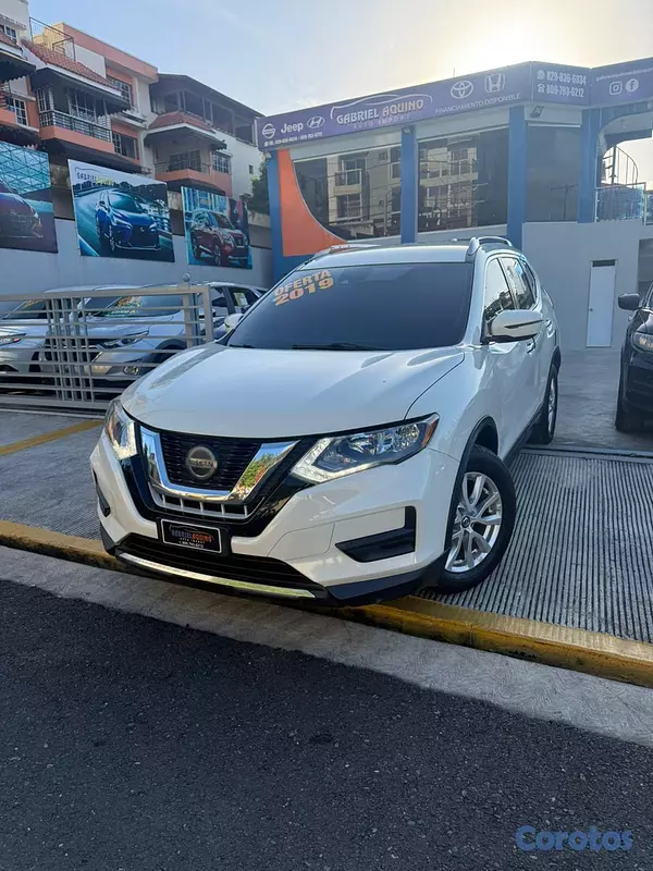 jeepetas y camionetas - Nissan Rogue SV 2019  9
