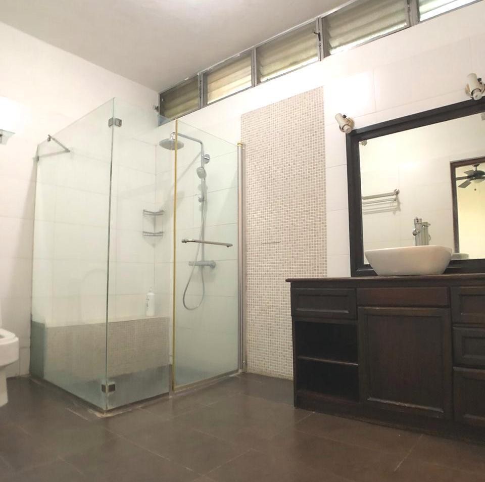 casas - Hermosa casa en renta de 3 niveles con 440 mts de construcción y 3 habitaciones 5
