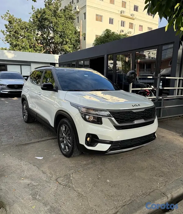 jeepetas y camionetas - Kia Seltos 2023 De la casa  4