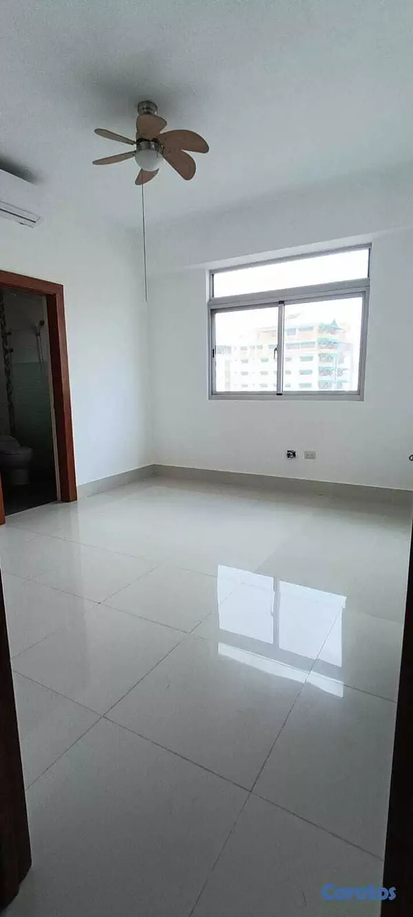 apartamentos - Bella Vista, 200mts, 3hab en piso alto con balcón 8