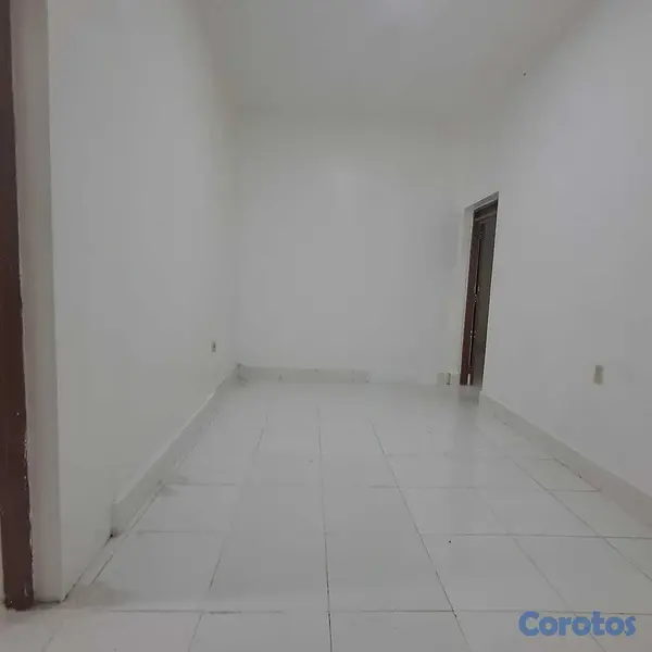 oficinas y locales comerciales - Local en primer piso en Gazcue 3