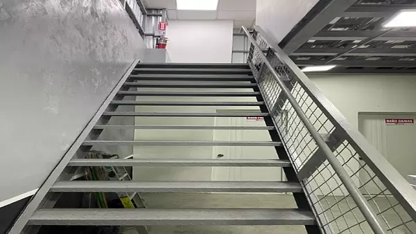 oficinas y locales comerciales - Edificio en MARÍA AUXILIADORA 3