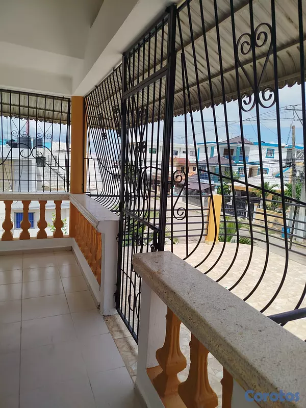casas - Amplia casa en alquiler  4