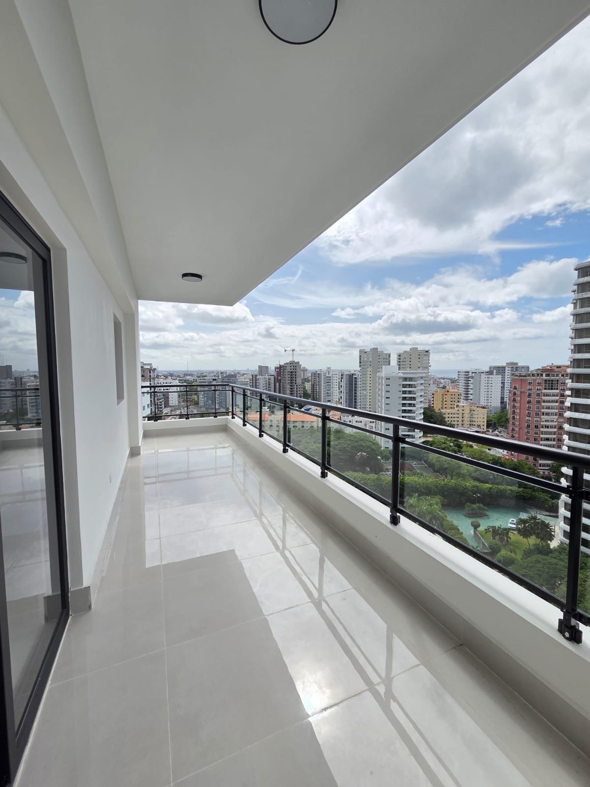 apartamentos - Alquiló la Esperilla piso 14 dos hab 2.5 baños dos 5