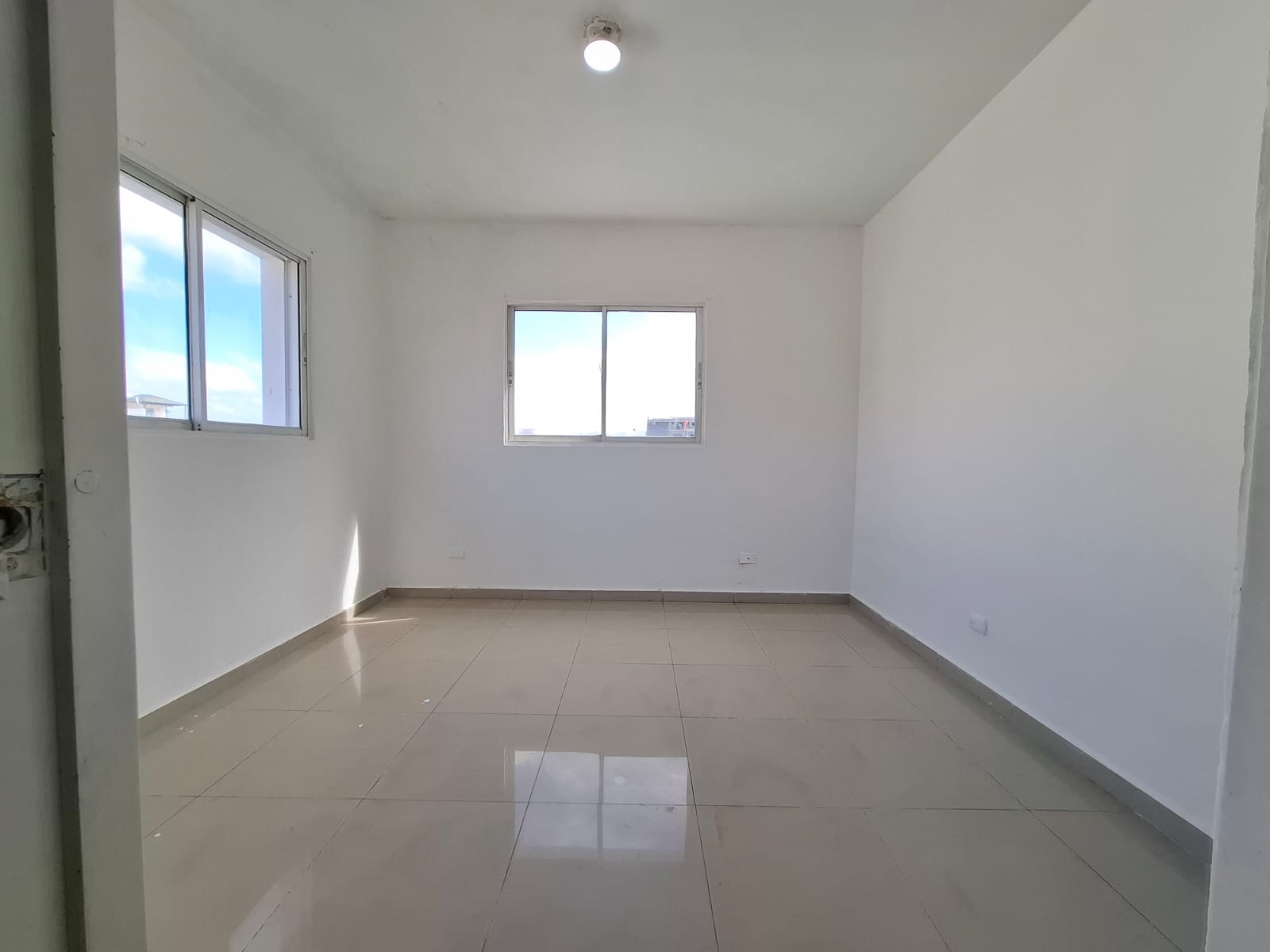 apartamentos - Vendo apartamento Av. Independencia, Cacique  1