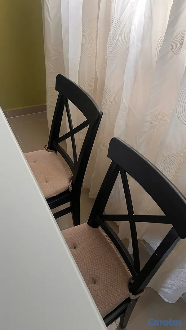 muebles y colchones - comedor de Ikea - Mesa y sillas 4