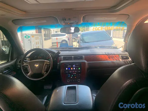 jeepetas y camionetas - Chevrolet tahoe 2010 5