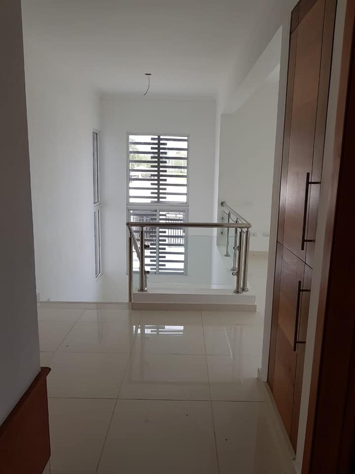 casas - SE VENDE  ESTA CASA  NUEVA CON TEMINACION DE PRIMERA/ UBICACIÓN PRIV 5