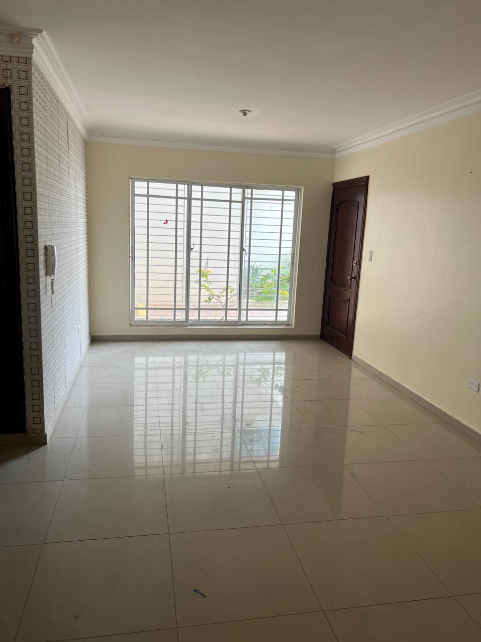 apartamentos - Apto en lo Mejor de  CORALES DEL SUR, 3 HABS., 1ER. NIVEL, 120 Mts.2, Patio, EDI 1
