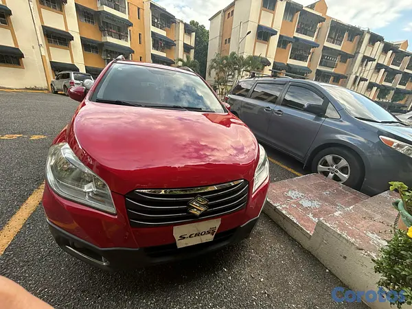 jeepetas y camionetas - Carro Suzuki Scross 3
