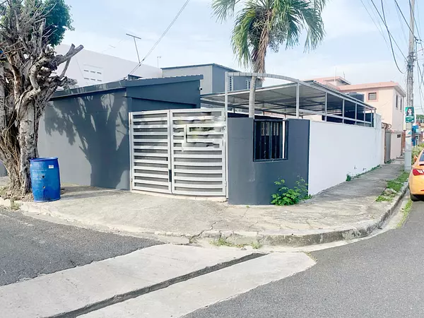 casas - Propiedad comercial en venta  2