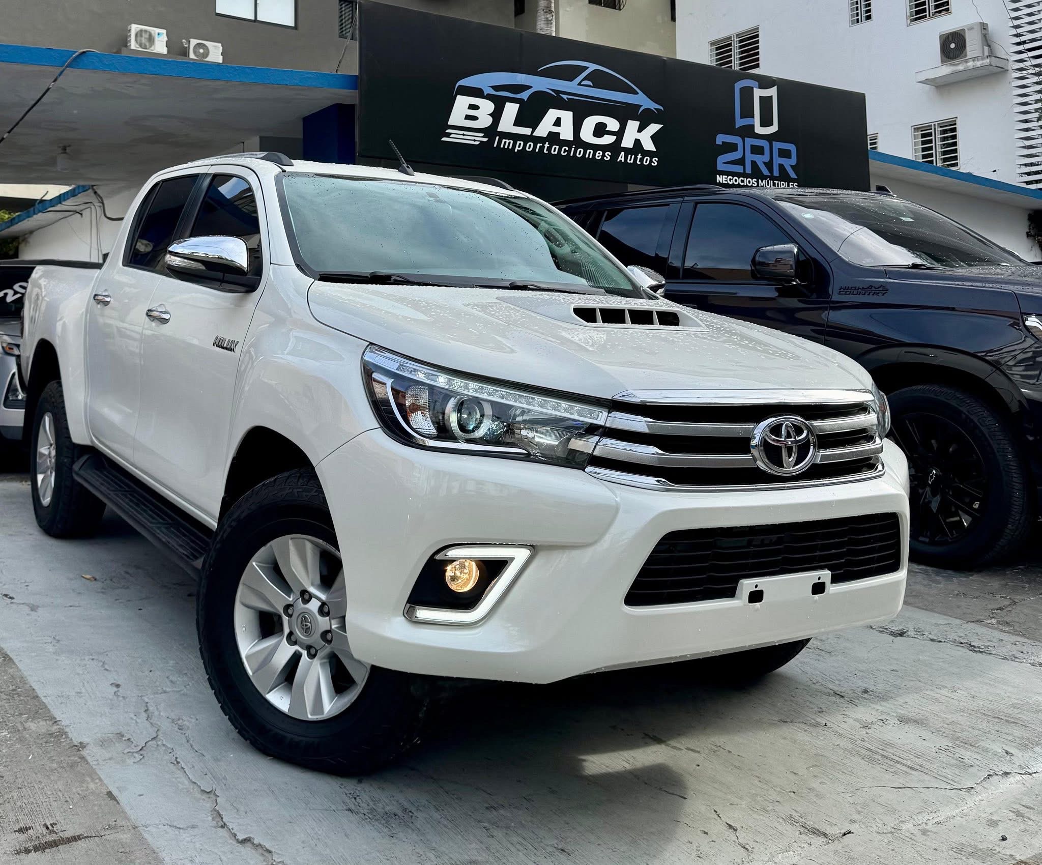 jeepetas y camionetas - Toyota Hilux SRV 2018 4x4 0