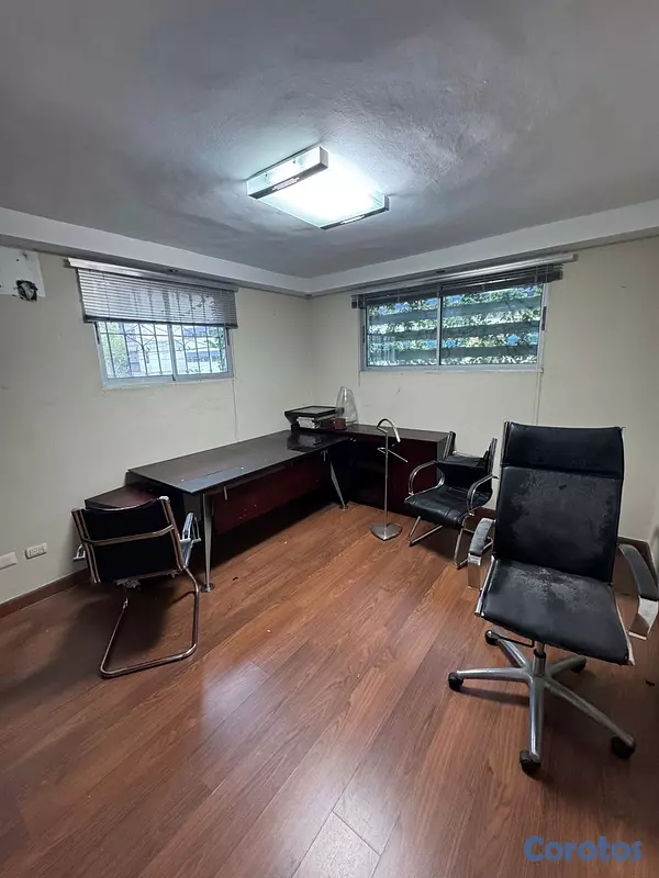 oficinas y locales comerciales - alquiló edificio la Esperilla dos niveles 4 parqueos 4 oficina dos baños 200 mtr 7