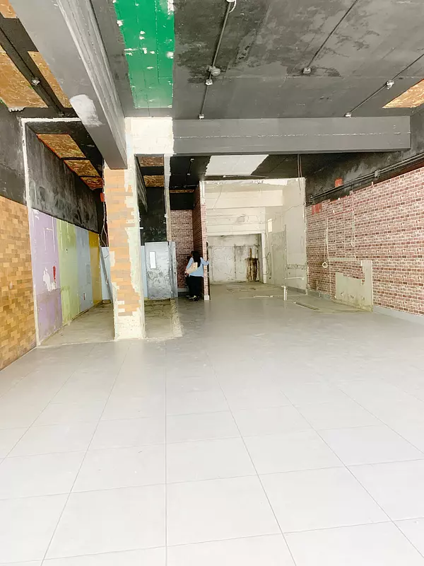 oficinas y locales comerciales - Local salon abierto amplio 4