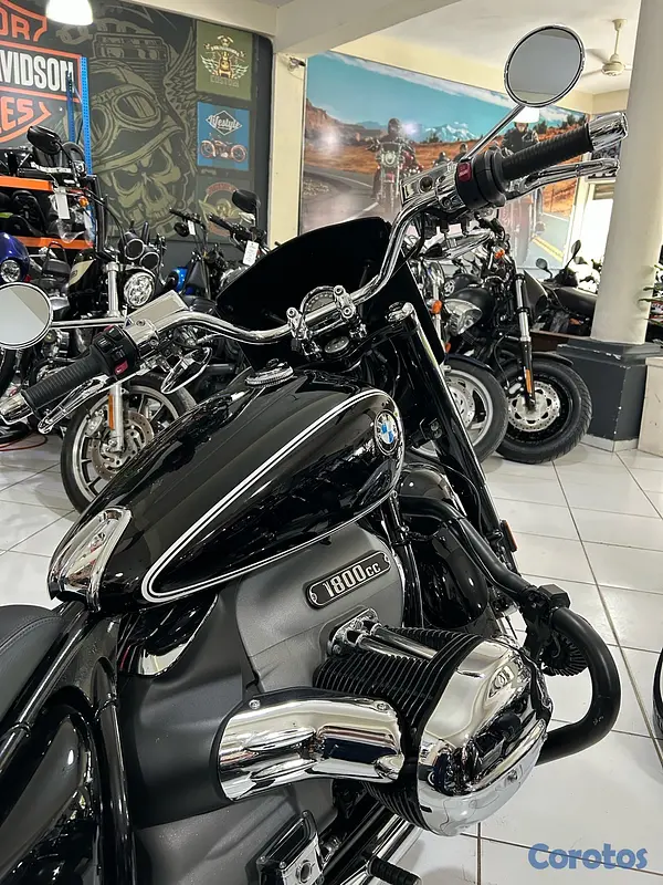 motores y pasolas - BMW R18 5