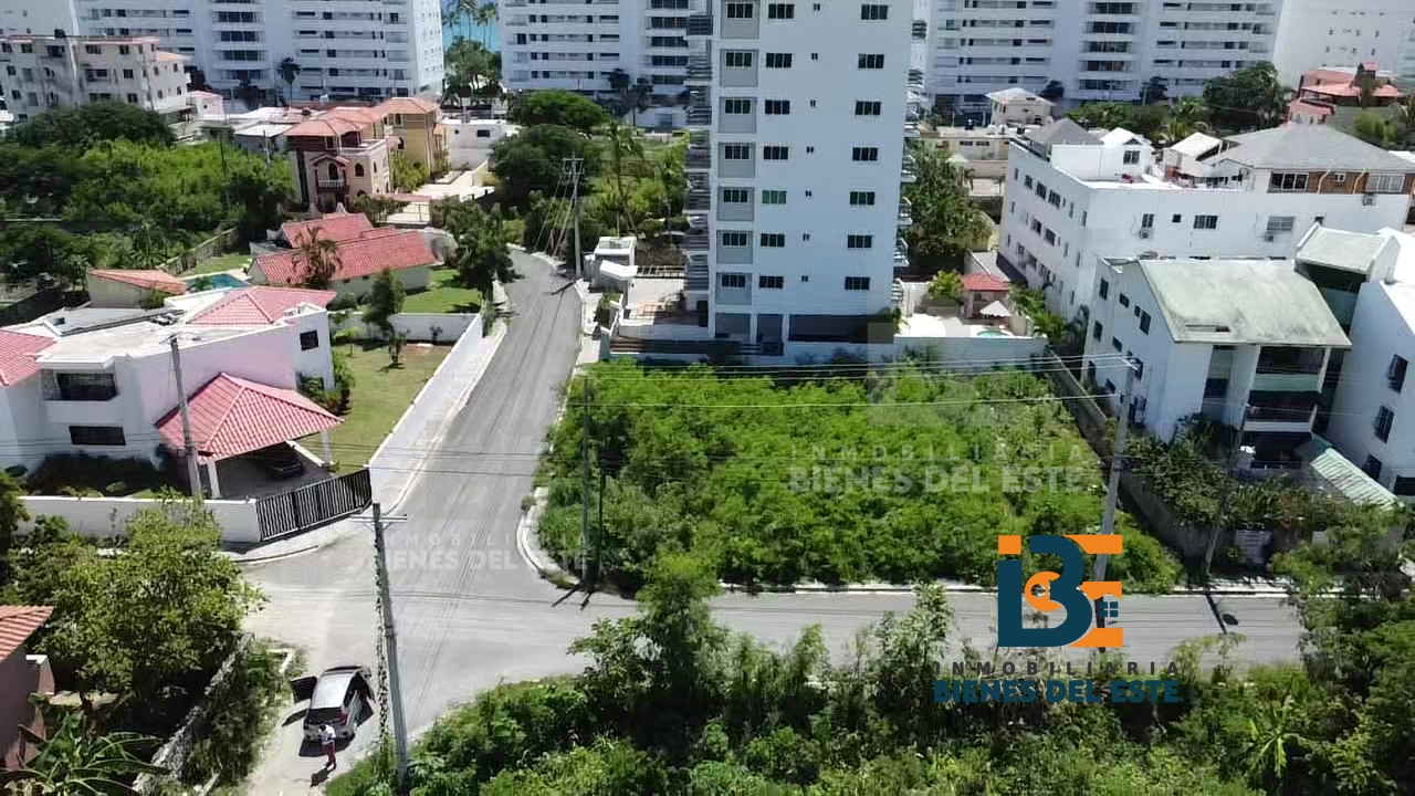 solares y terrenos - SE VENDE DE OPORTUNIDAD  Solar con 750 metros 4