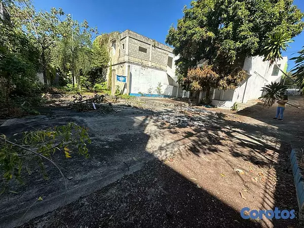 solares y terrenos - Solar amplio en venta en Gazcue 9