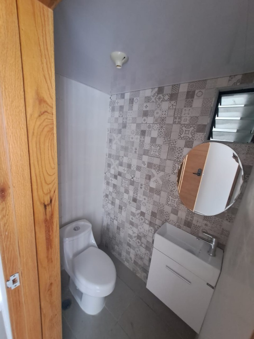 apartamentos - Apartamento 4to piso Evaristo Morales 2hab 7