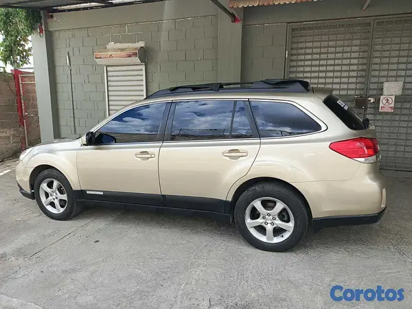 jeepetas y camionetas - Subaru  Outback Año 2010 8