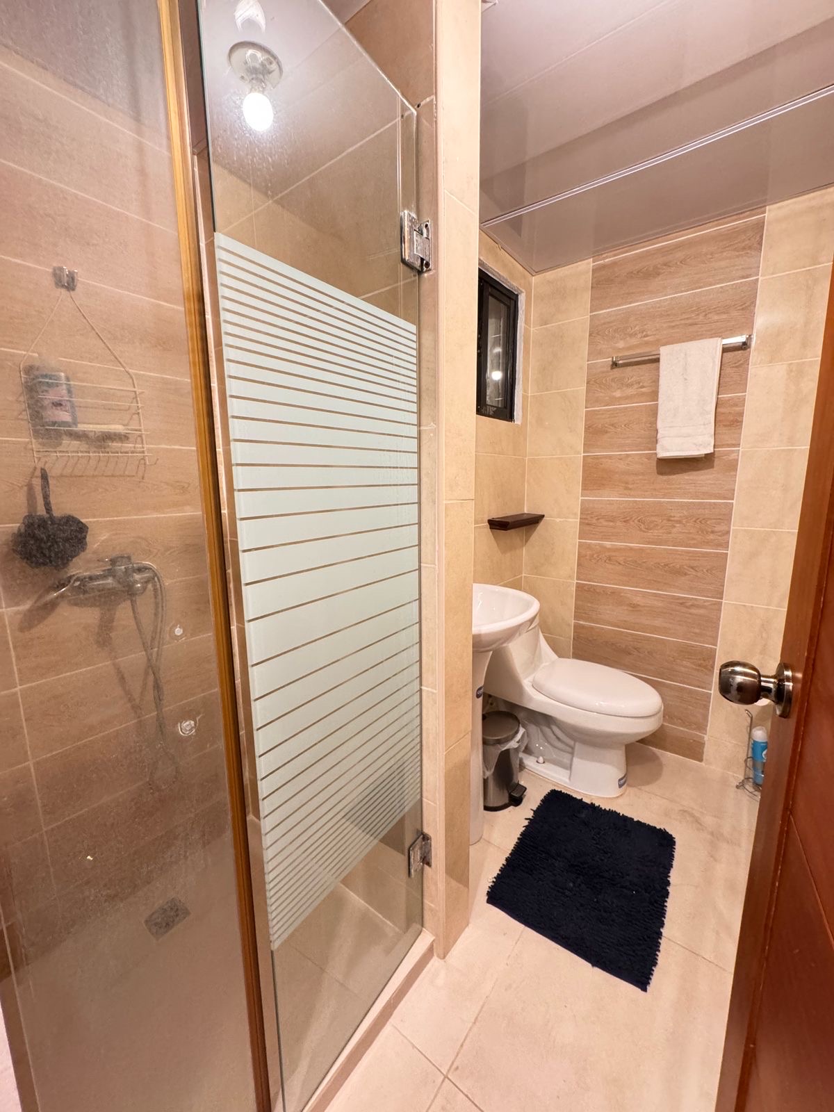 apartamentos - venta de apartamento 2do nivel en la Isabelita próximo avenida España  9