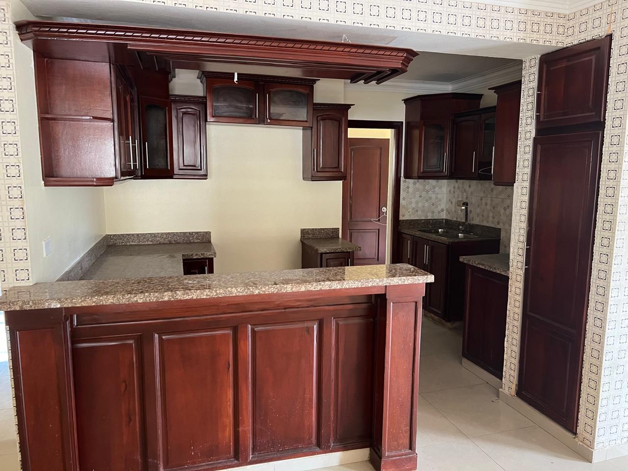 apartamentos - Apto en lo Mejor de  CORALES DEL SUR, 3 HABS., 1ER. NIVEL, 120 Mts.2, Patio, EDI 2