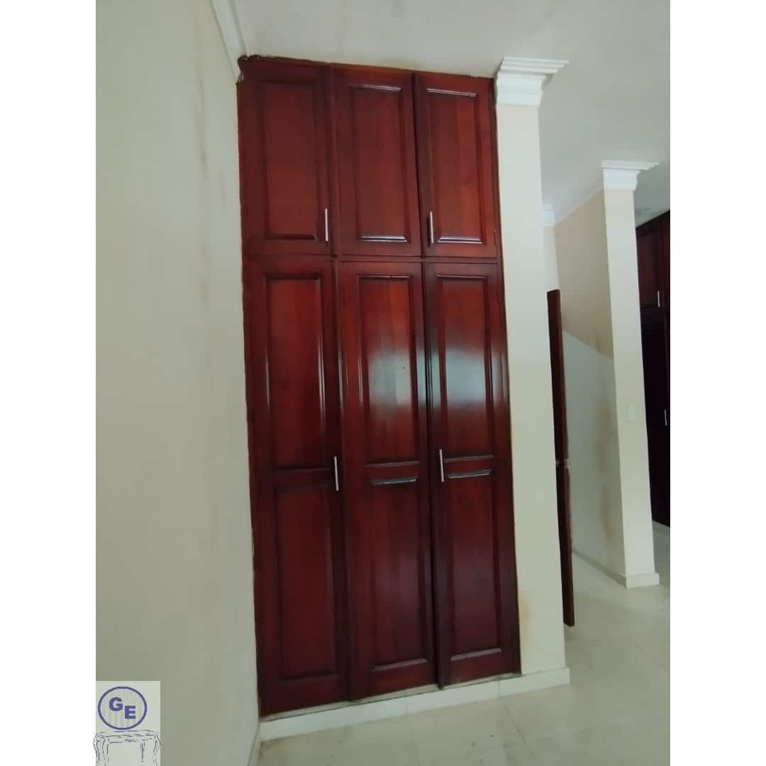 muebles y colchones - Puertas para closet pequeño en madera 