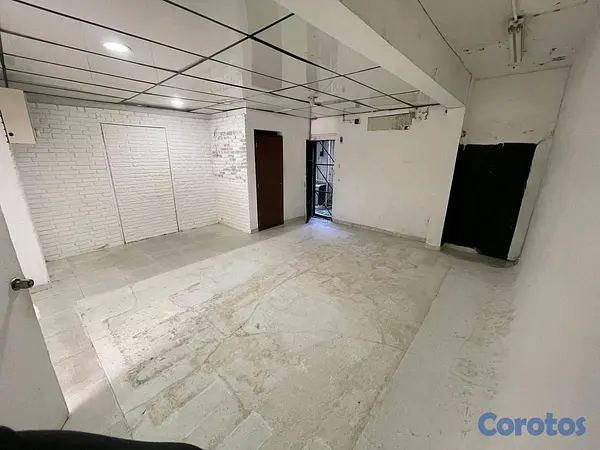 oficinas y locales comerciales - Local Comercial con excelentes ubicados, 58 metros Av Charles Summer Los prado  5