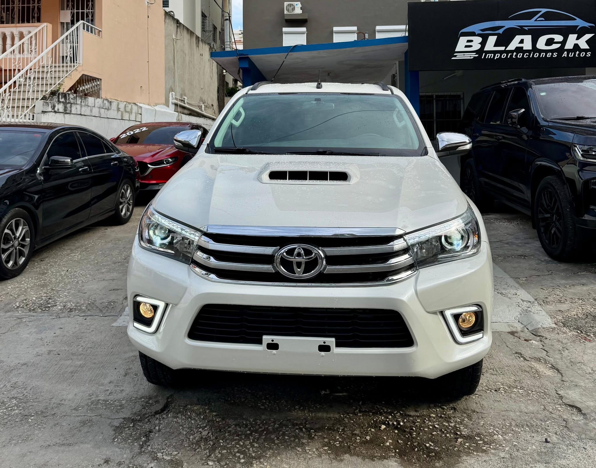 jeepetas y camionetas - Toyota Hilux SRV 2018 4x4 1