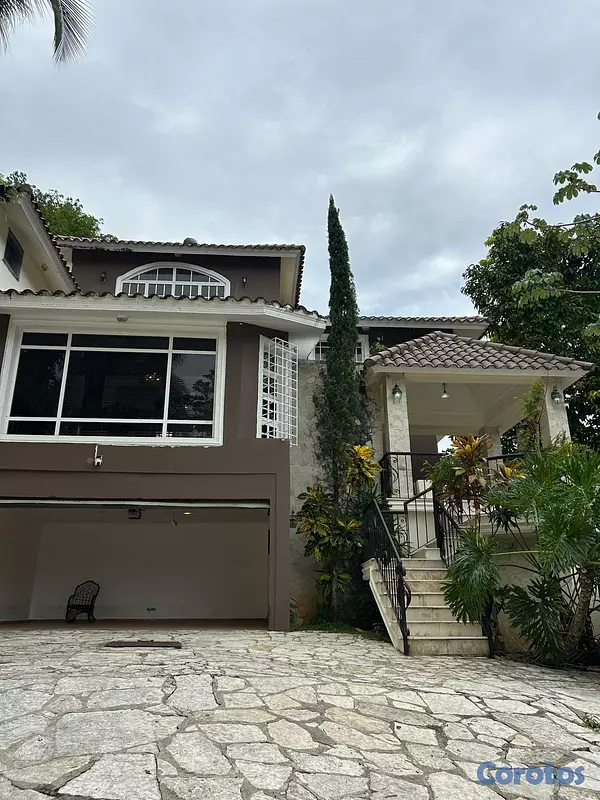 casas - Elegant and spacious luxury home located in Altos  8