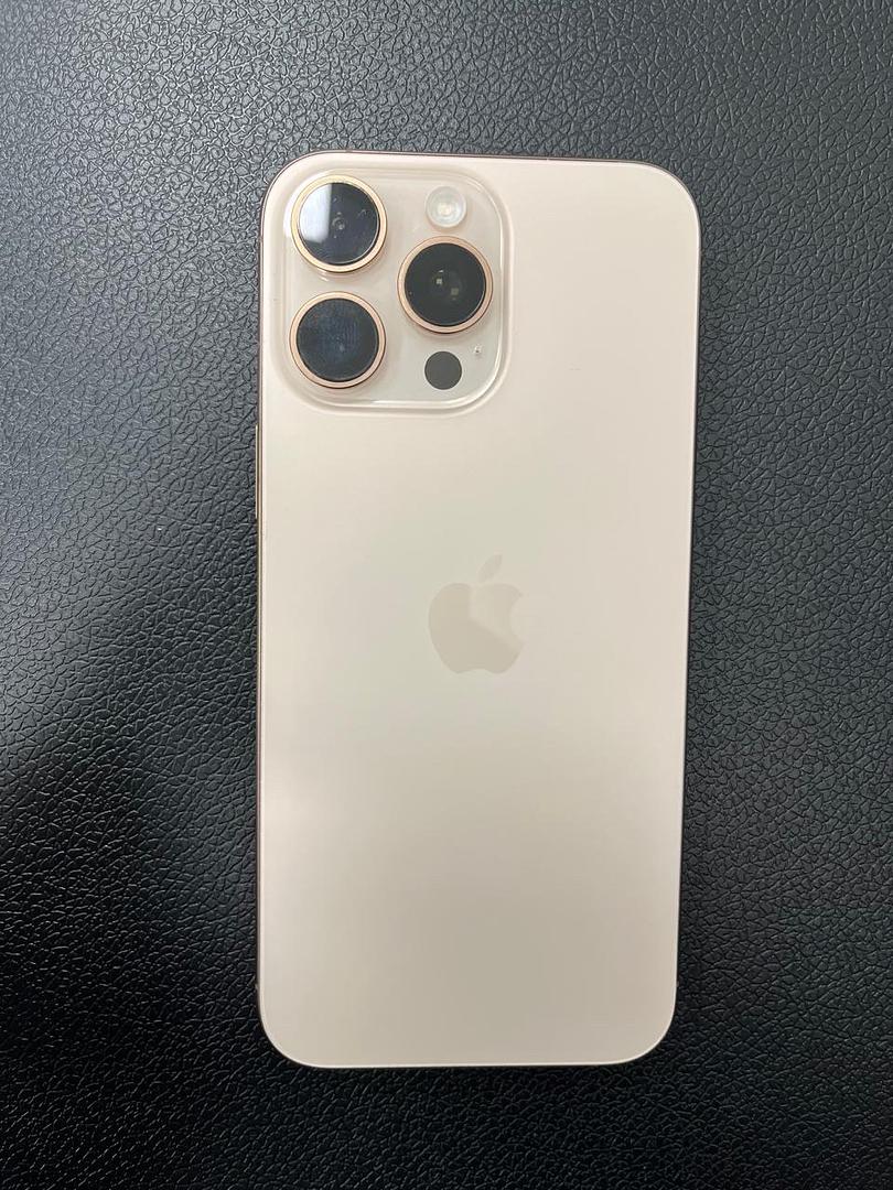celulares y tabletas - iphone 16 Pro Max 0