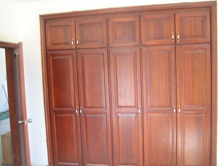 muebles y colchones - Ropero en madera  1