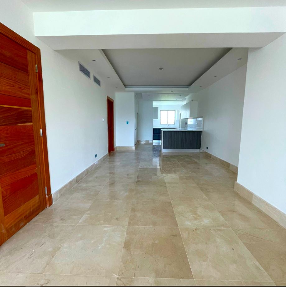 apartamentos - Apartamento a pasos de la Av. Anacaona con 300m2 2