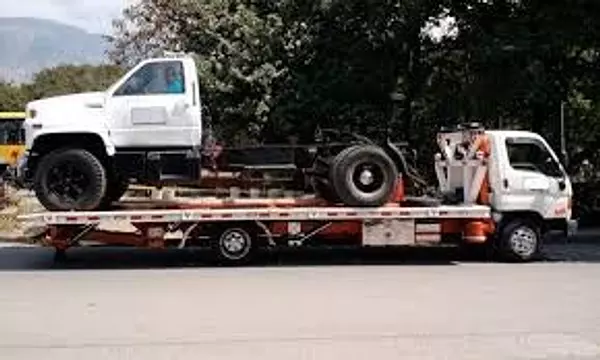 servicios profesionales - GRÚAS MALECÓN 4