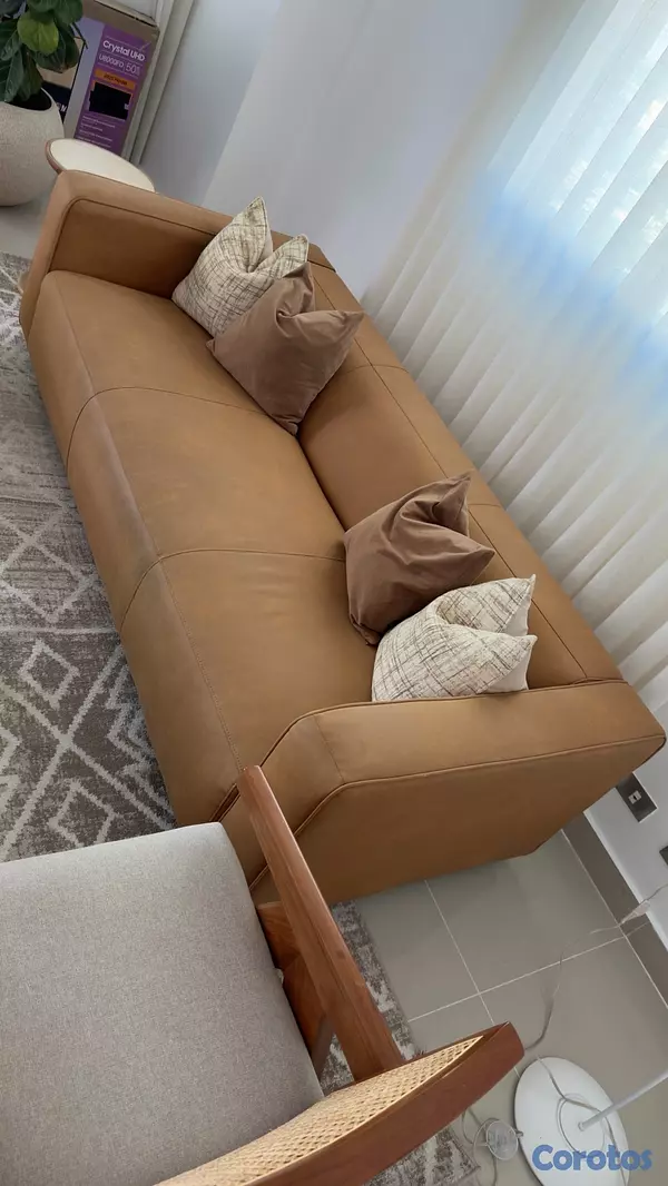 muebles y colchones - sofá/ mueble de Ilumel color Camel en piel sintética RD$50,000.00 3