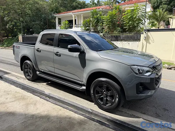 jeepetas y camionetas - Isuzu D-Max  Lse 3.0 TD Hi-Power (2026)  8