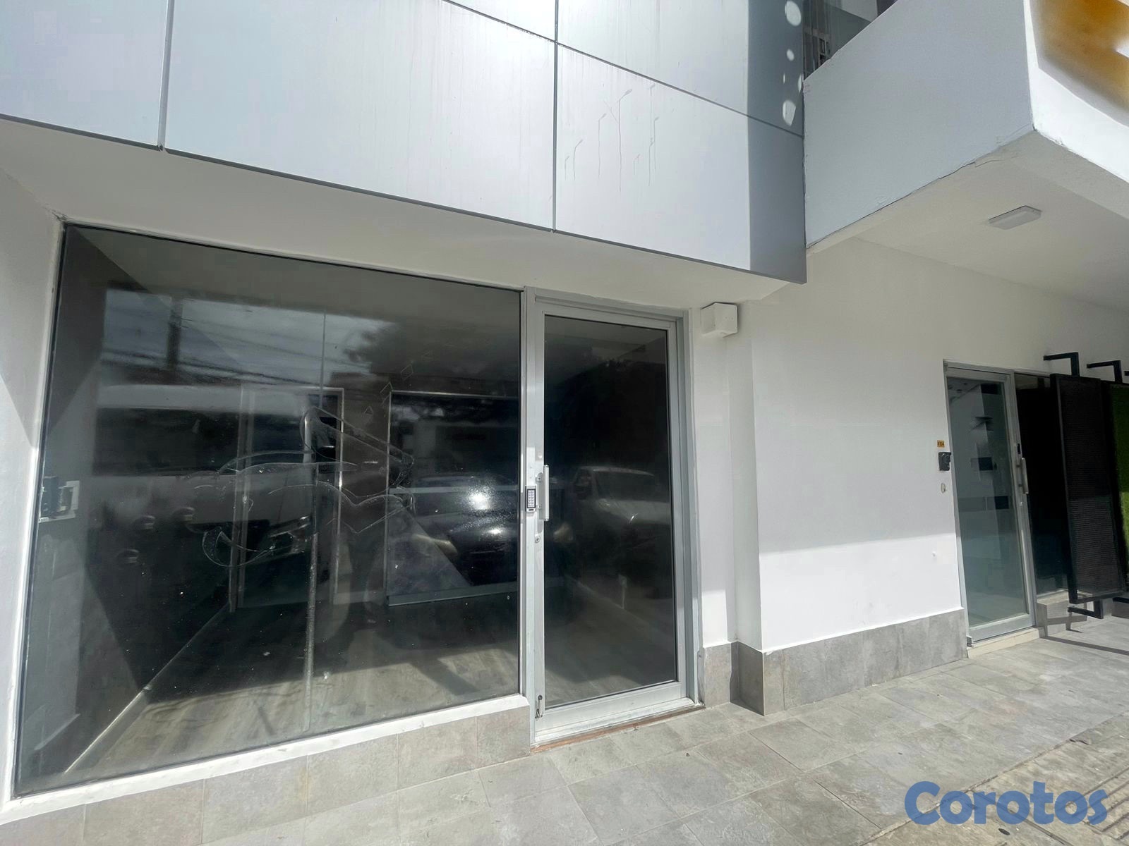 oficinas y locales comerciales - Local en Primer nivel céntrico  3