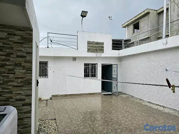 casas - Venta de casa en residencial Doña Carmen, Santo Domingo DN. 8
